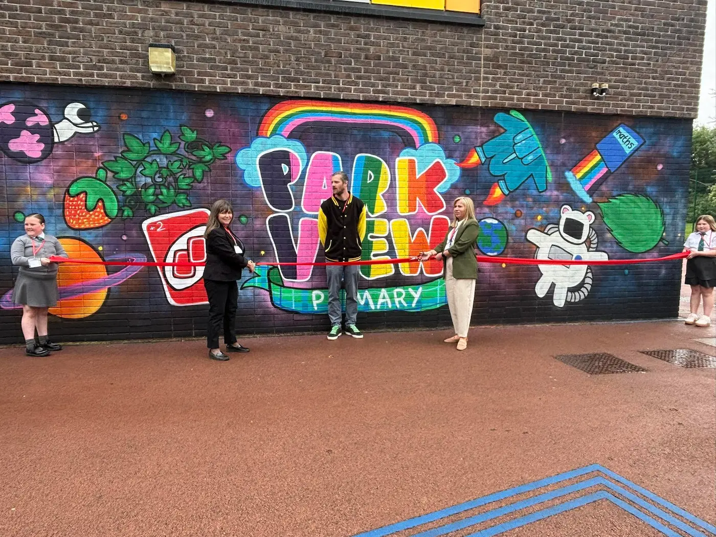 Park View Primary School mural, Glasgow — community commission with pupils